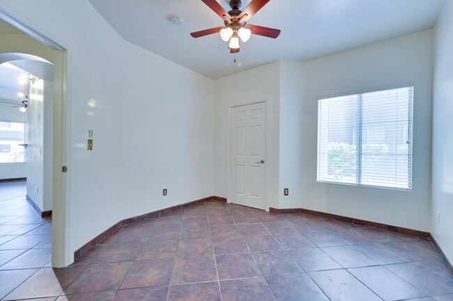 Building Photo - Guard Gated!!! Community Pool, Spa!!! Fitn...