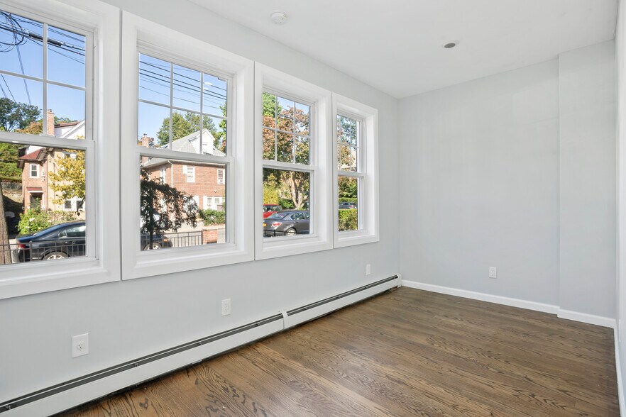Building Photo - 6158 Liebig Ave