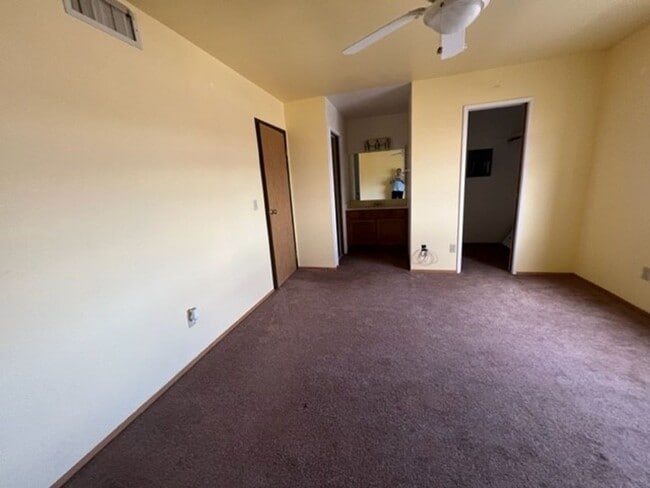 Building Photo - 454 Riverfront Dr