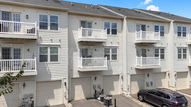 Building Photo - 24676 Hutchinson Farm Dr