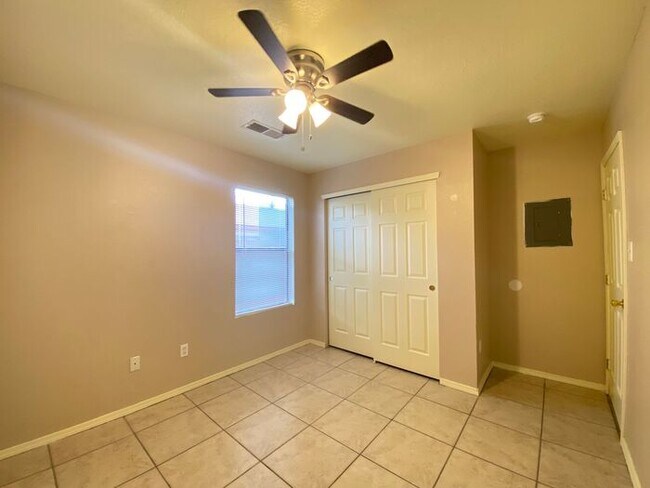 Building Photo - 2BR/1Bath - 4 Plex in Rio Rancho