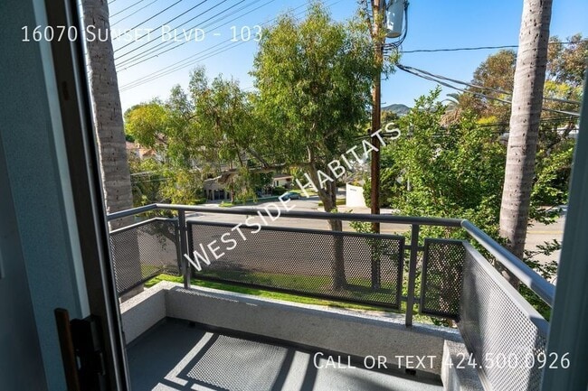 Building Photo - 16070 Sunset Blvd