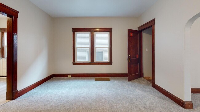 Building Photo - 3210 W 98th St
