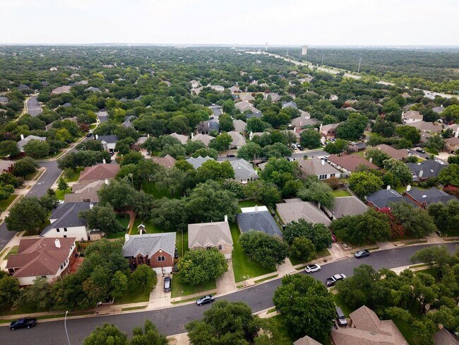 Building Photo - 4221 N Summercrest Loop