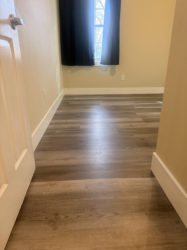 Building Photo - 1949 Arlington Arch Dr