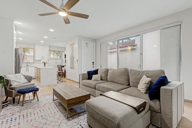 Building Photo - 1545 Seagrape Way