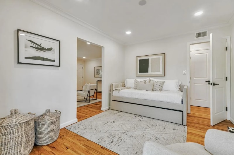 Building Photo - 3403 Rosedale Dr