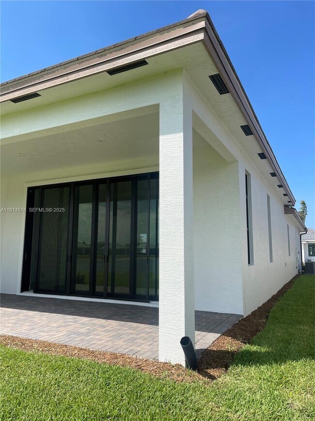 Building Photo - 11356 SW Pietra Wy