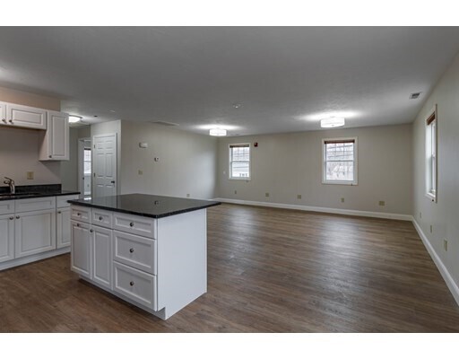 Building Photo - 1640 Bridge St