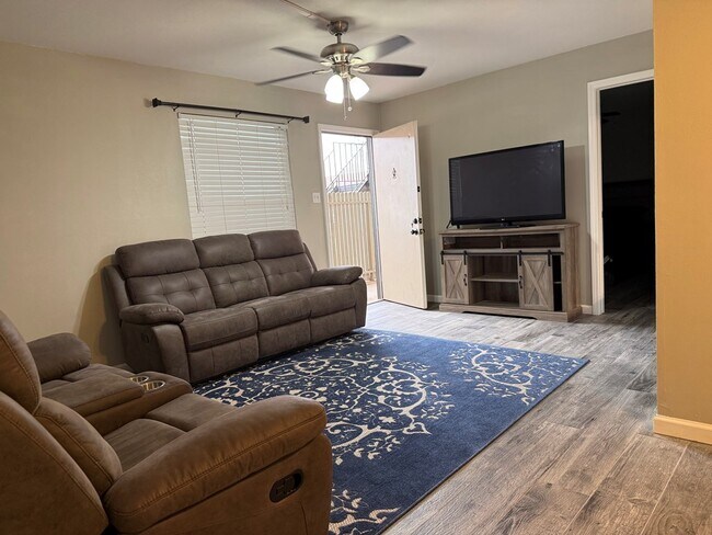 Building Photo - 6701 Eastridge Rd