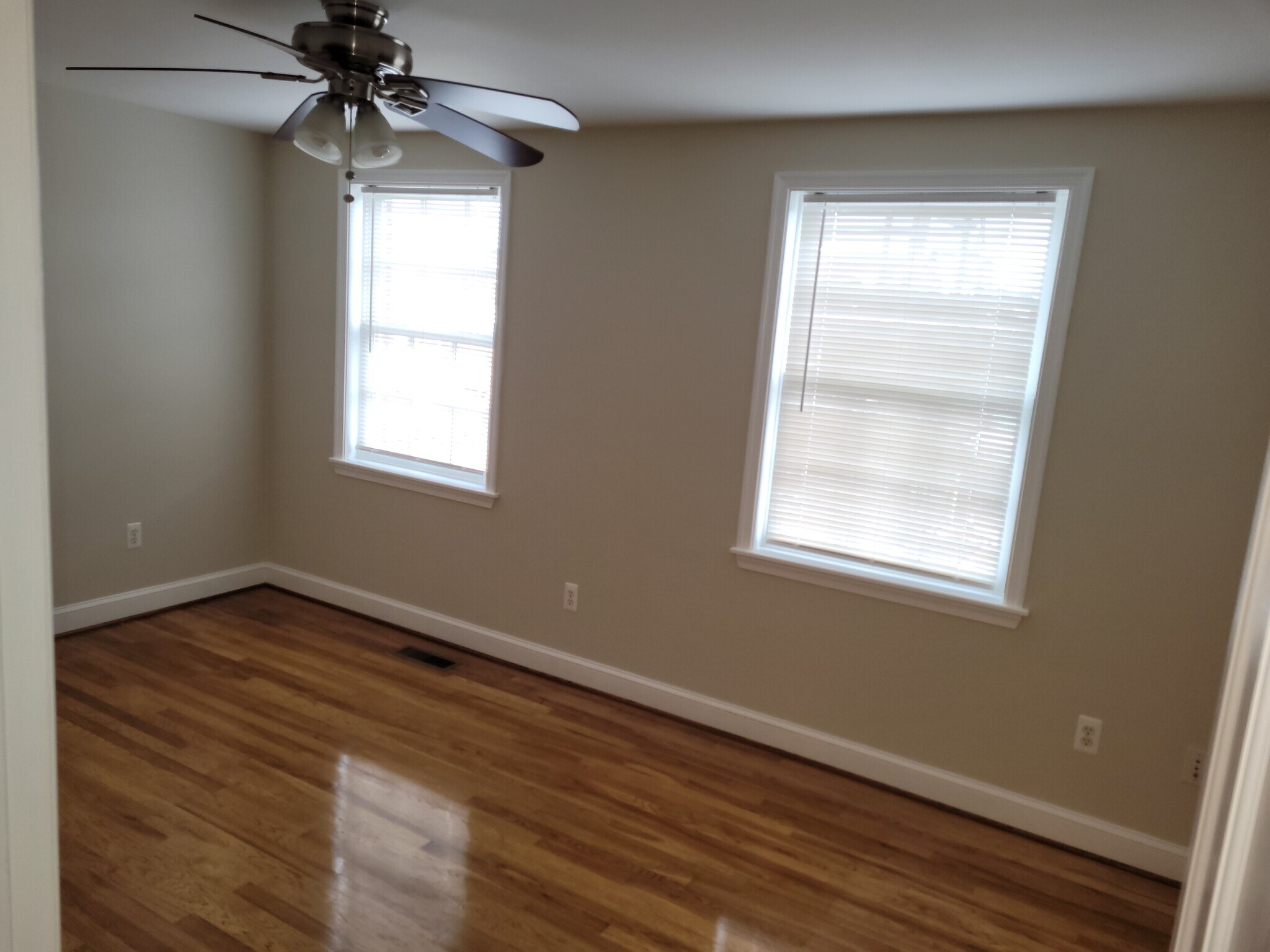 Building Photo - 333 Folcroft St