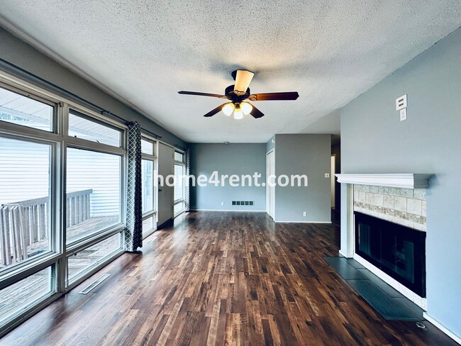 Building Photo - Charming Ranch Style, Prairie Village Home w/ a Fenced Yard, Updated Baths, and All Appliances In...