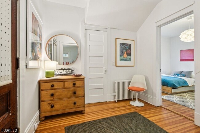 Building Photo - 33 Montclair Ave