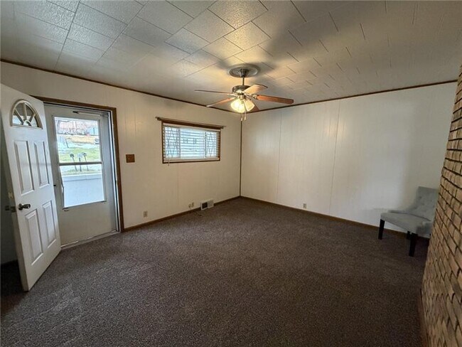 Building Photo - 820 Jacoby Rd