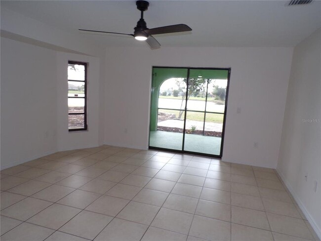 Building Photo - 2437 Greenland Ct