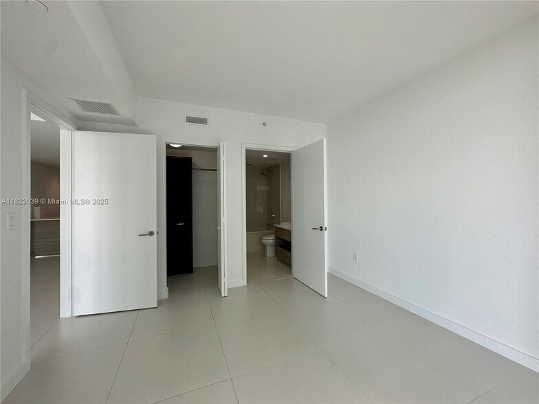 Building Photo - 1300 S Miami Ave