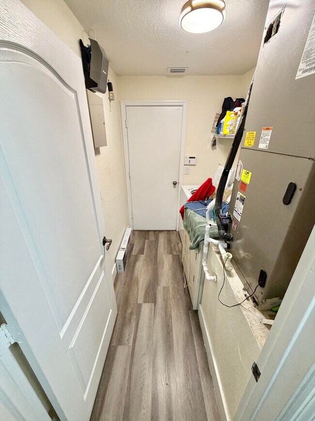 Building Photo - 159 Berenger Walk