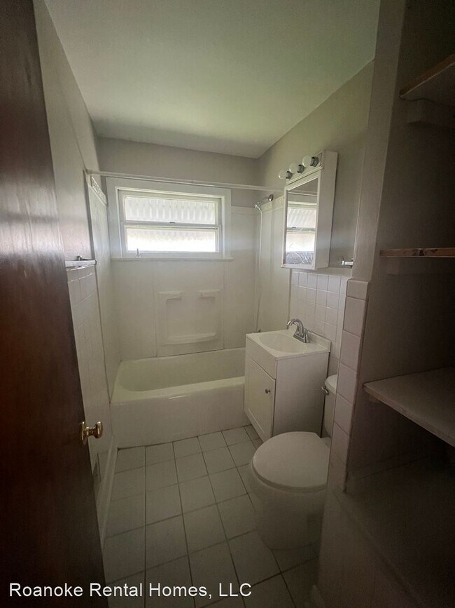 Building Photo - 3 br, 1 bath House - 936 Greenhurst Ave NW