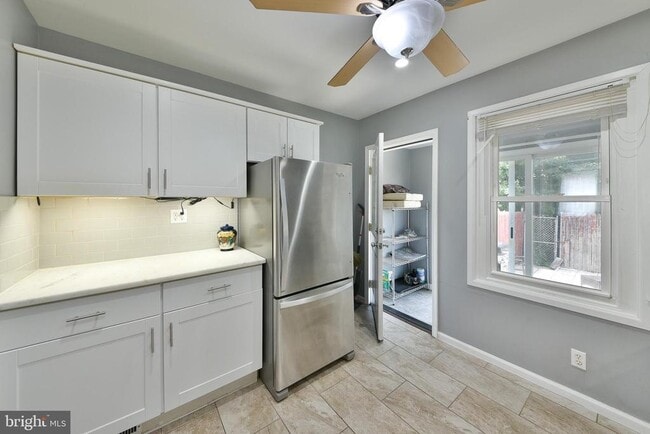 Building Photo - 3120 Almond St