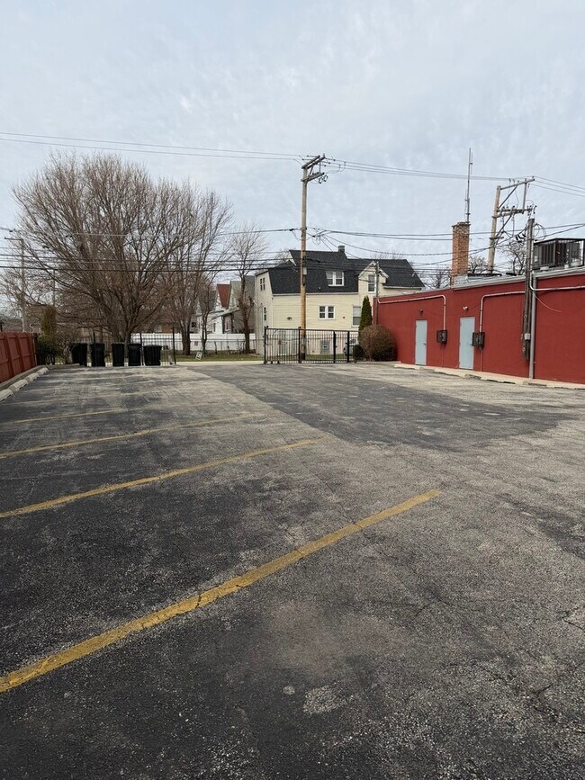 Building Photo - 7402 S Racine Ave