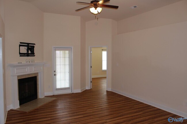 Building Photo - 103 Glen View Dr