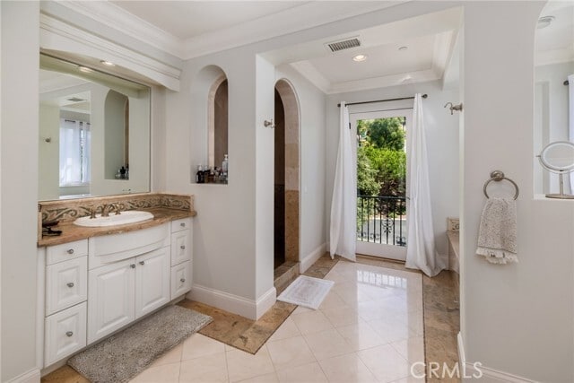 Building Photo - 26 Tasman Sea