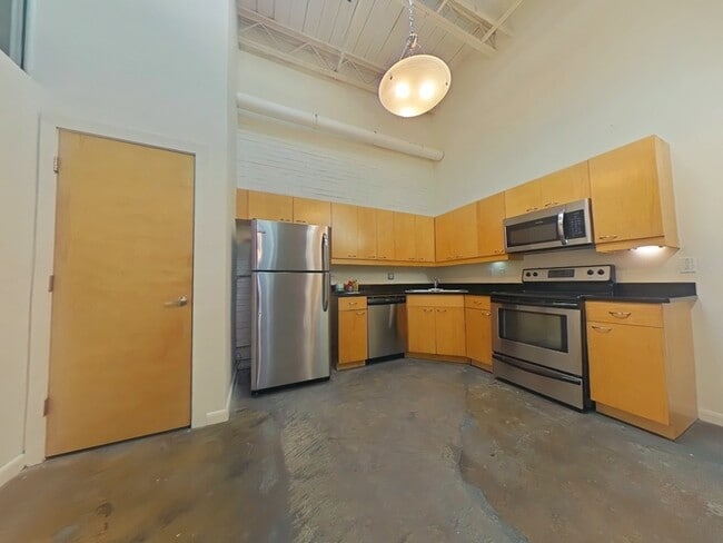 Building Photo - 1011 W Marshall St