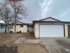 Building Photo - Raleigh Heights - 3 Bed 2 Bath - North Reno