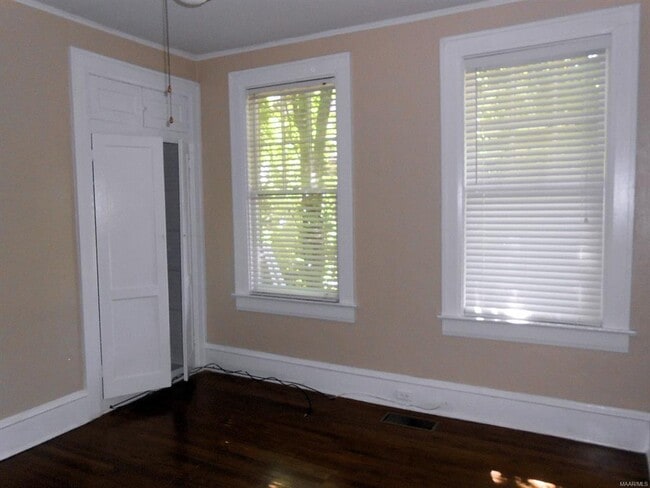 Building Photo - 1458 Watson St