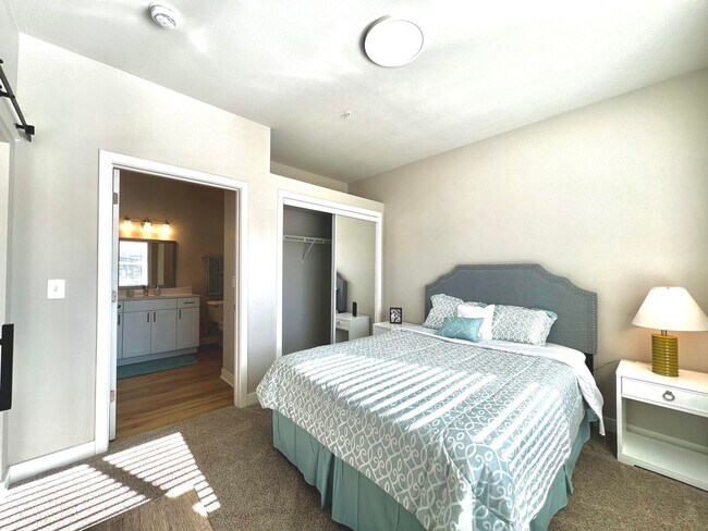 Interior Photo - Waters Edge Apartments Bloomington