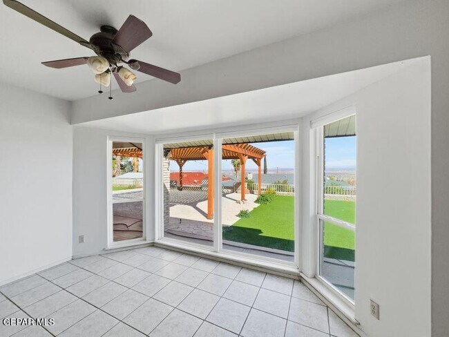 Building Photo - 9000 Rancich St