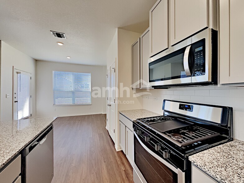 Building Photo - 2723 Spencebrook
