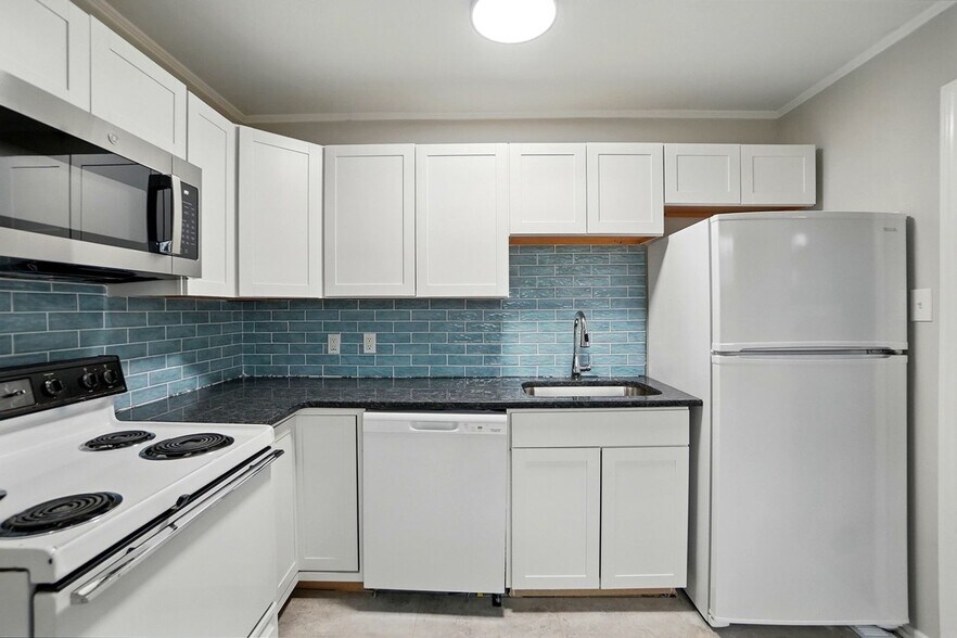 Building Photo - 1414 Wembley Dr