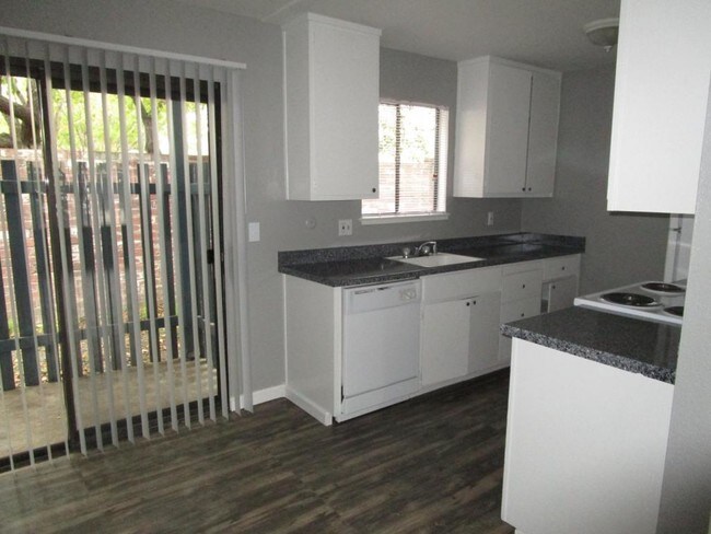 Building Photo - 3266 Blue Ridge Circle