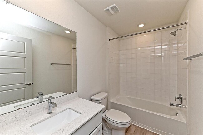 Building Photo - 13700 Lubeck Dr