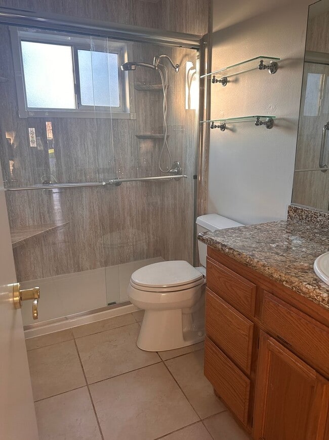 Building Photo - Garden of the Gods 3/1