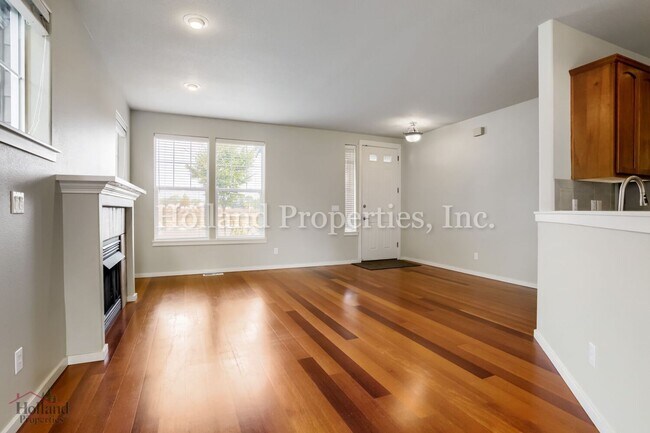 Building Photo - 7118 NE Cherry Dr