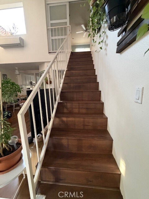 Building Photo - 1509 Stanley Ave