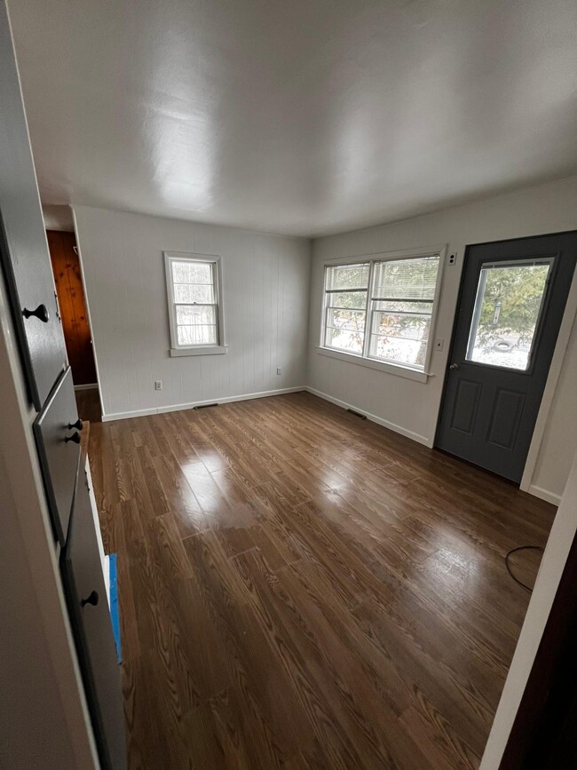 Building Photo - 224 Narragansett St