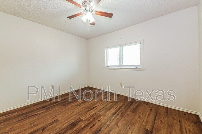 Building Photo - 1410 Nest Pl