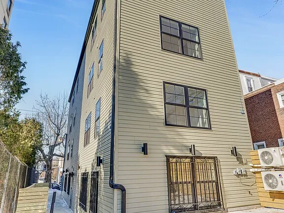 Building Photo - 3517 N 16th St