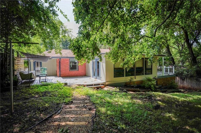 Building Photo - 1285 Willivee Dr