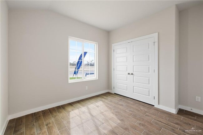 Building Photo - 5004 Oleander Ave