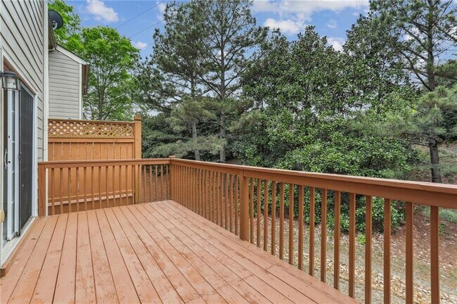 Building Photo - 4005 Edgecomb Dr