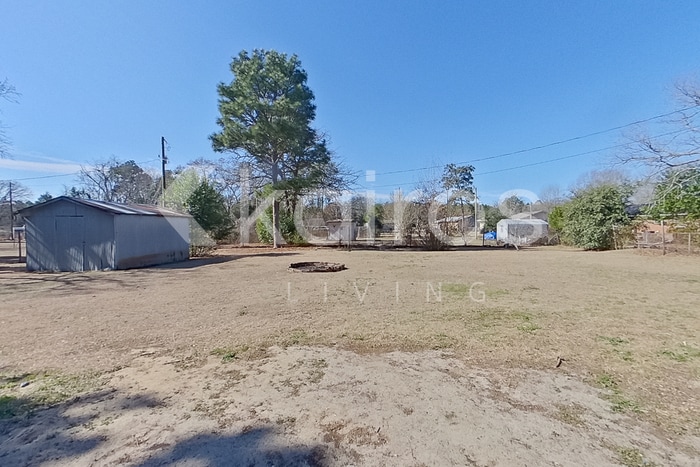 Building Photo - 3216 McCleod Ave