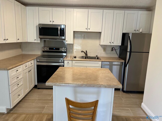 Building Photo - 6620 Willow Pointe Dr NW