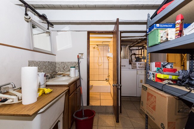 Building Photo - 2541 Coral St