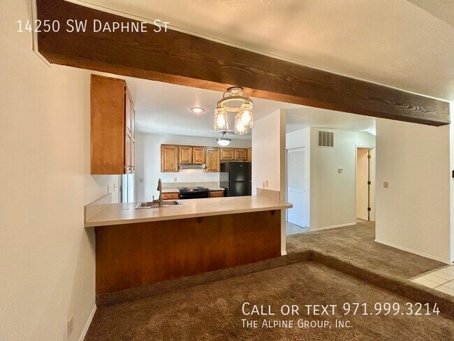Building Photo - 14250 SW Daphne St