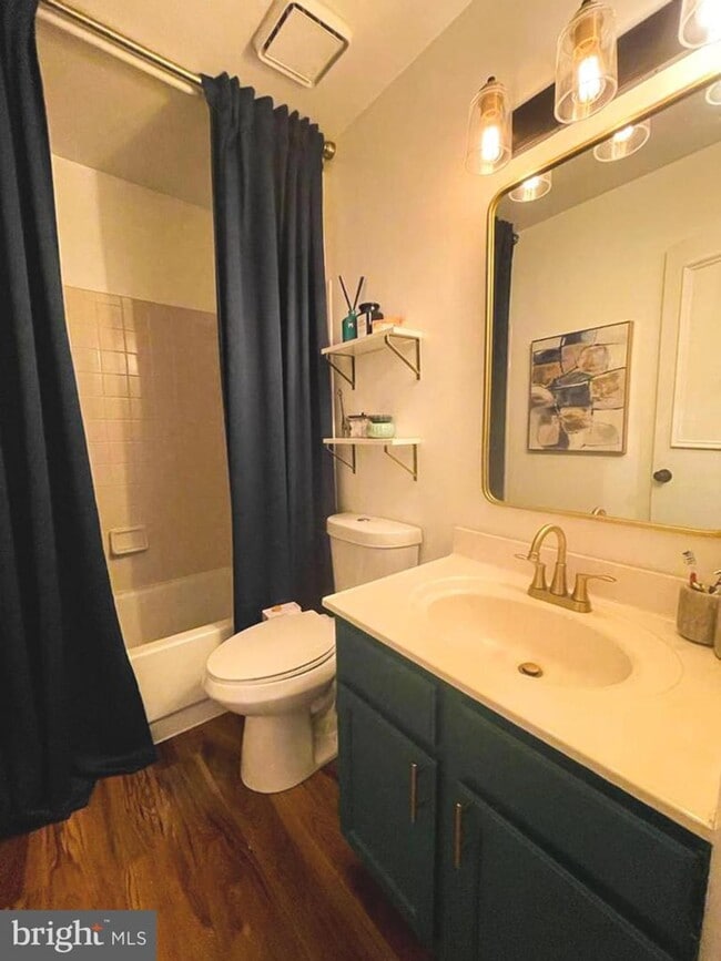 Building Photo - 10204 Crested Iris Dr