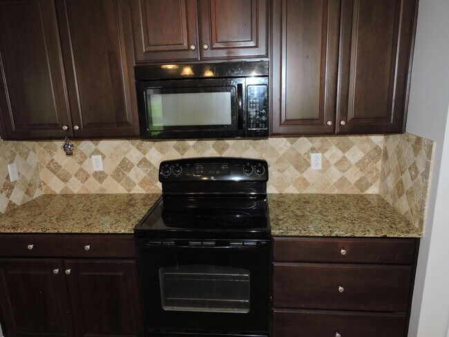 Building Photo - 4587 Ashton Cir